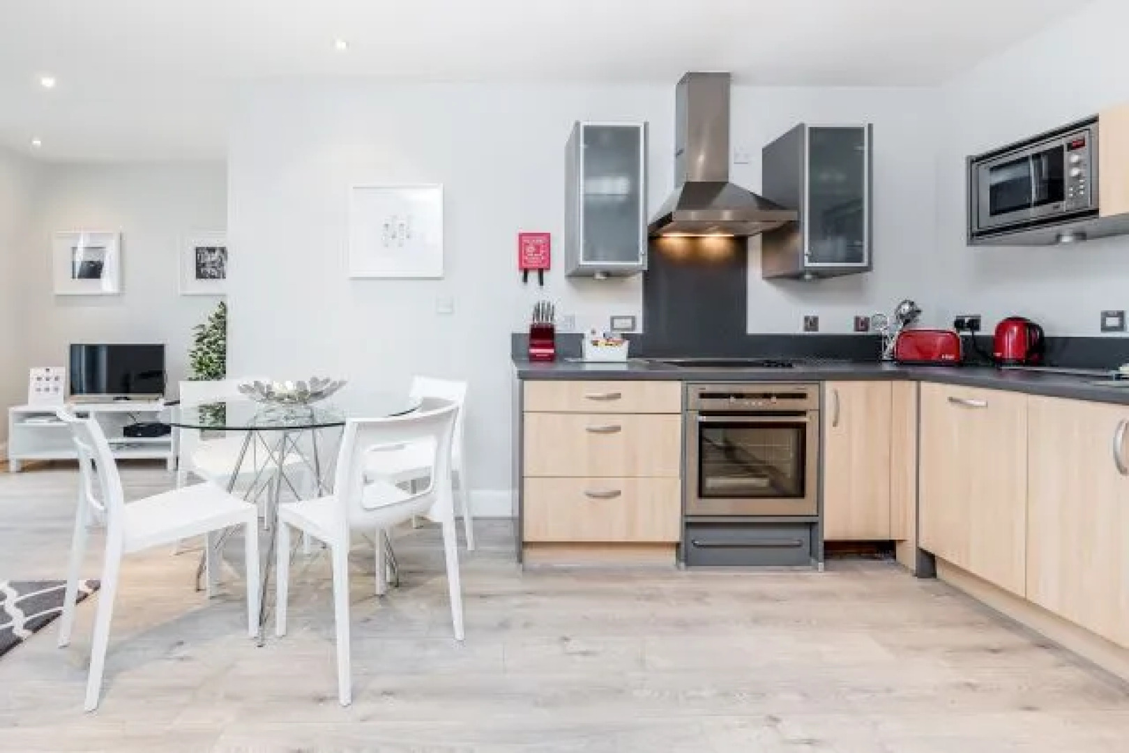 Roomspace Serviced Apartments -Thames Edge