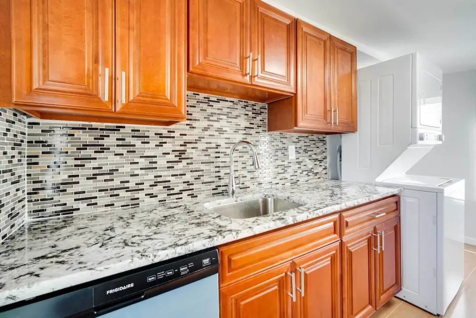 Cozy Atlantic City Getaway ~ 3 Blocks to Ocean!