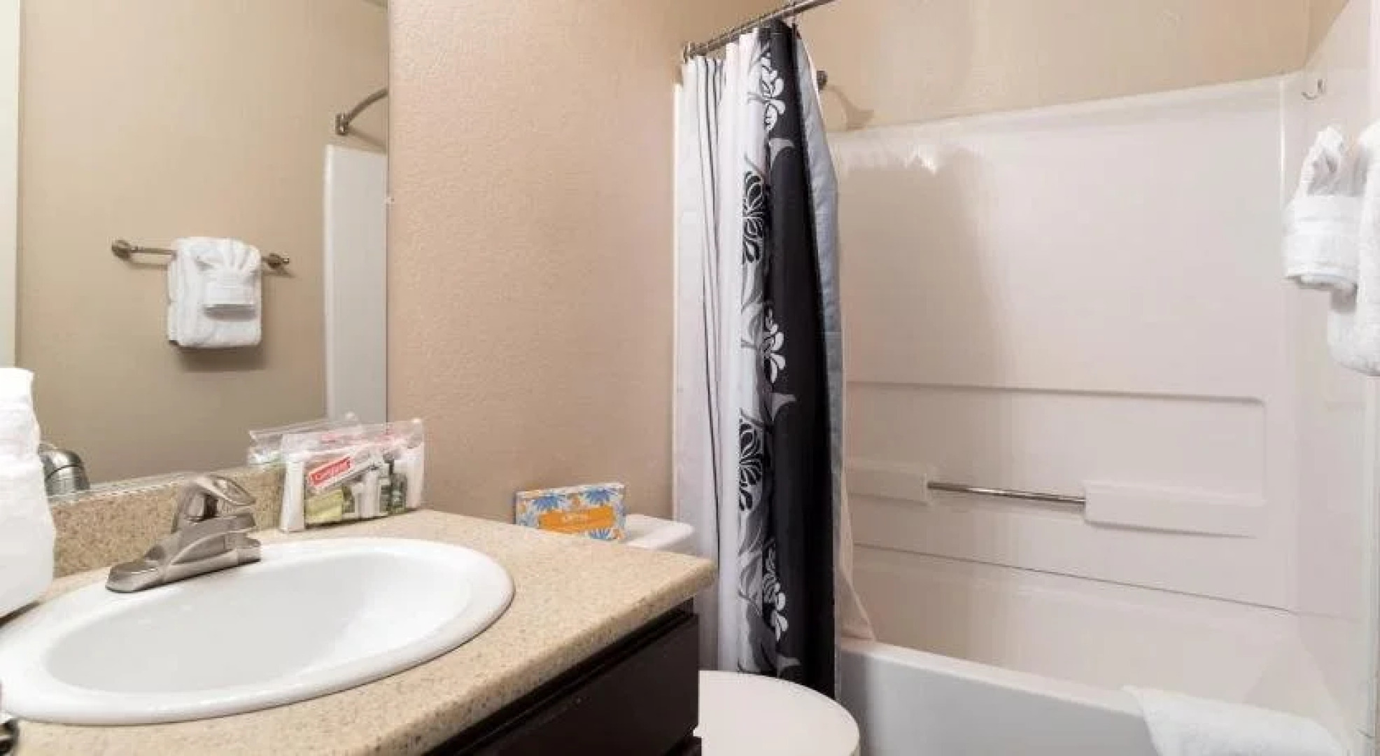 Global Luxury Suites in the heart of San Ramon