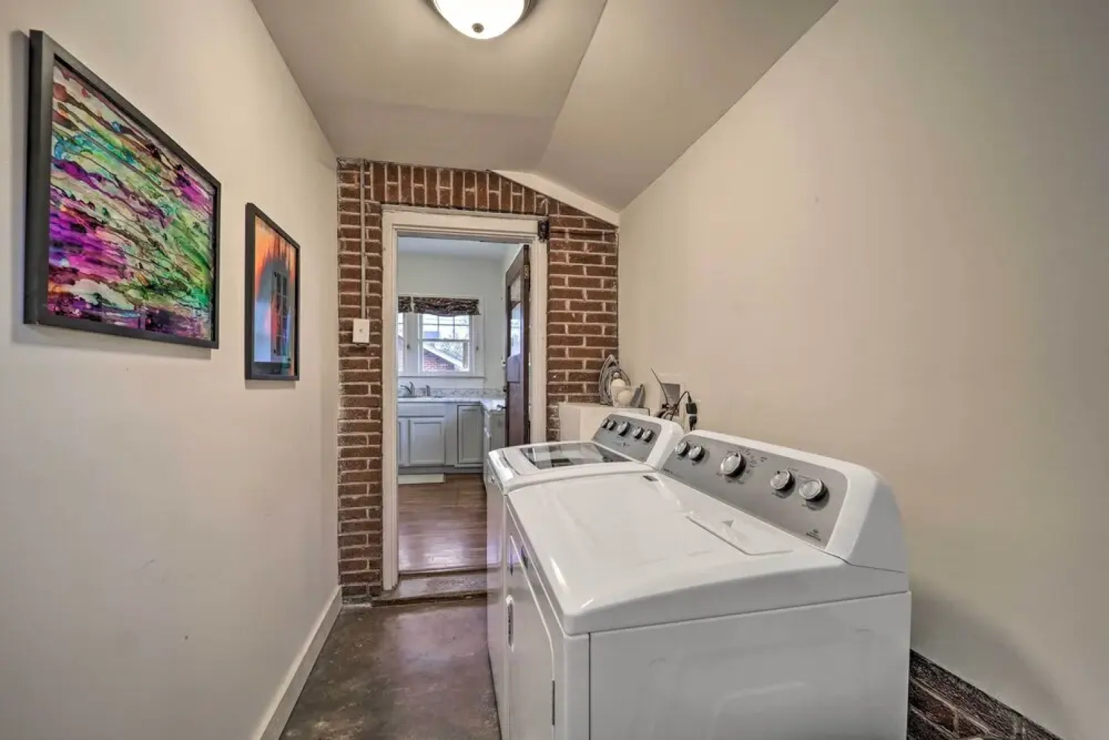 Bristol Bungalow < 1 Mi to Country Music Museum