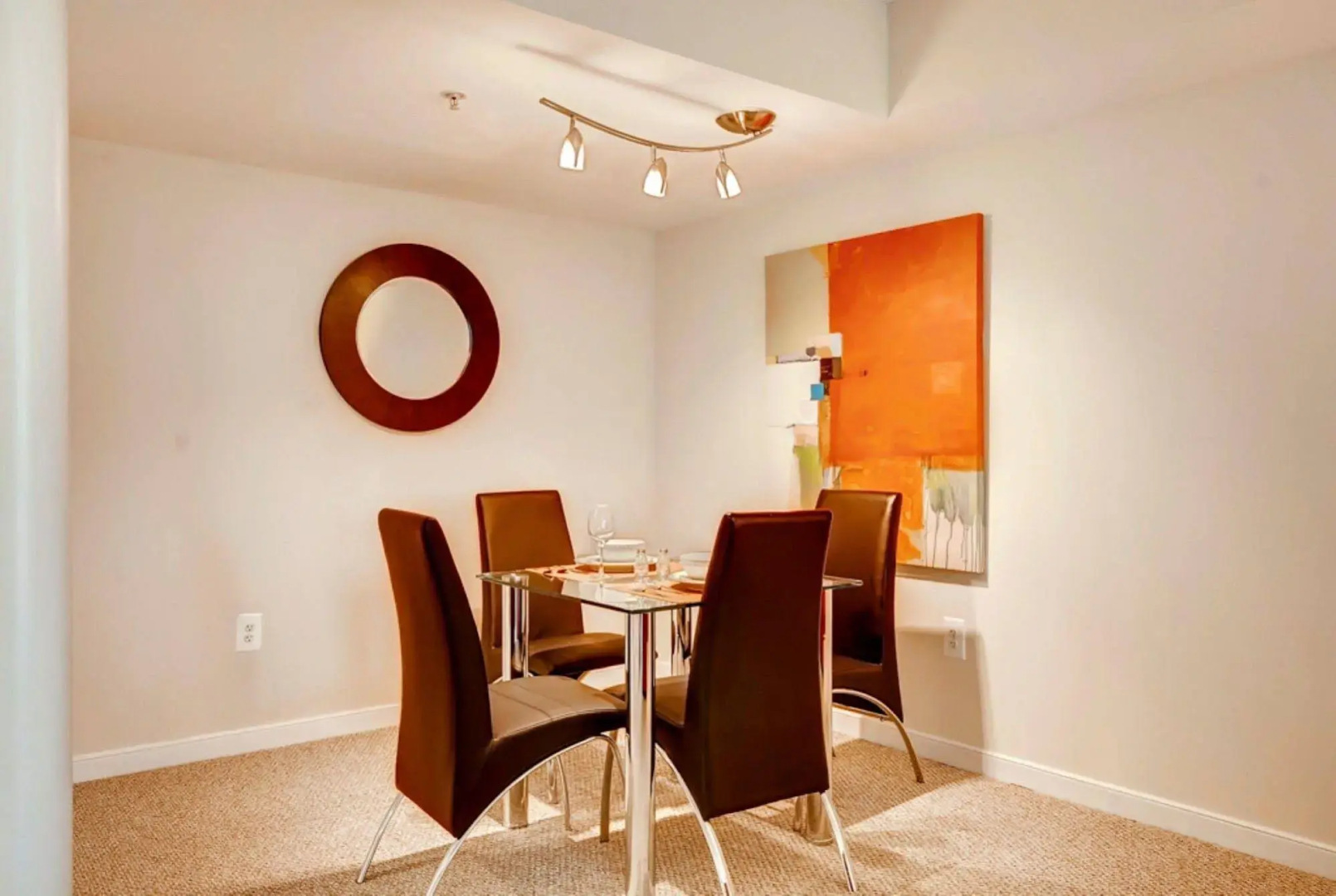 Global Luxury Suites at Villa Street