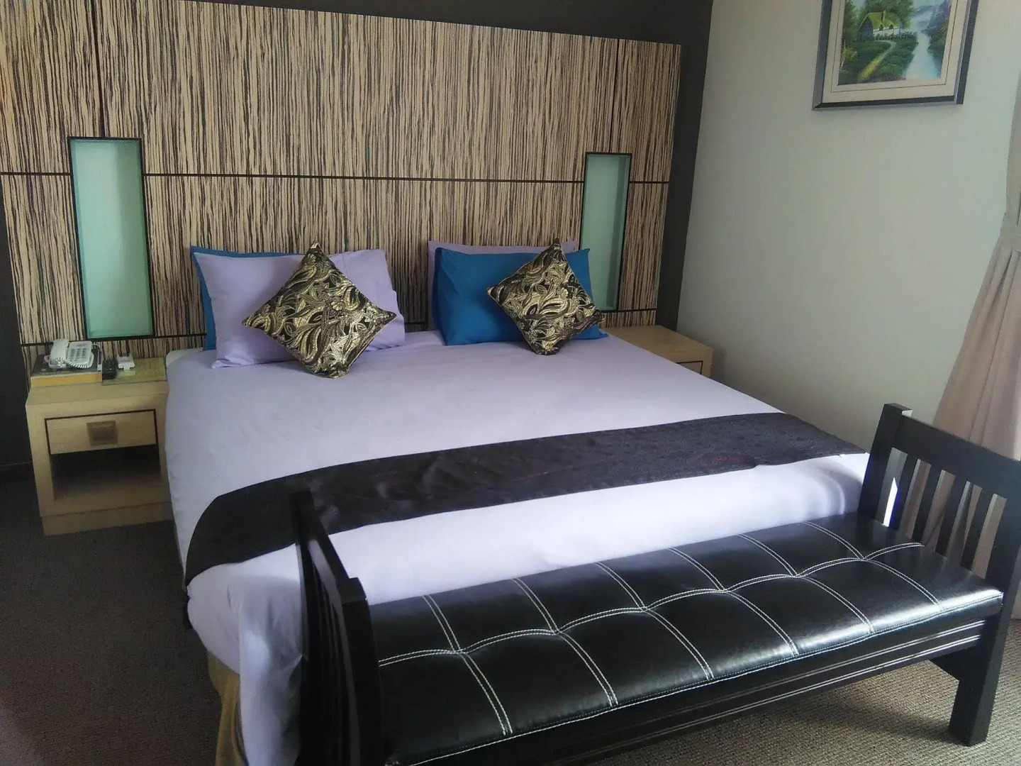 Grand Medallion Hotel