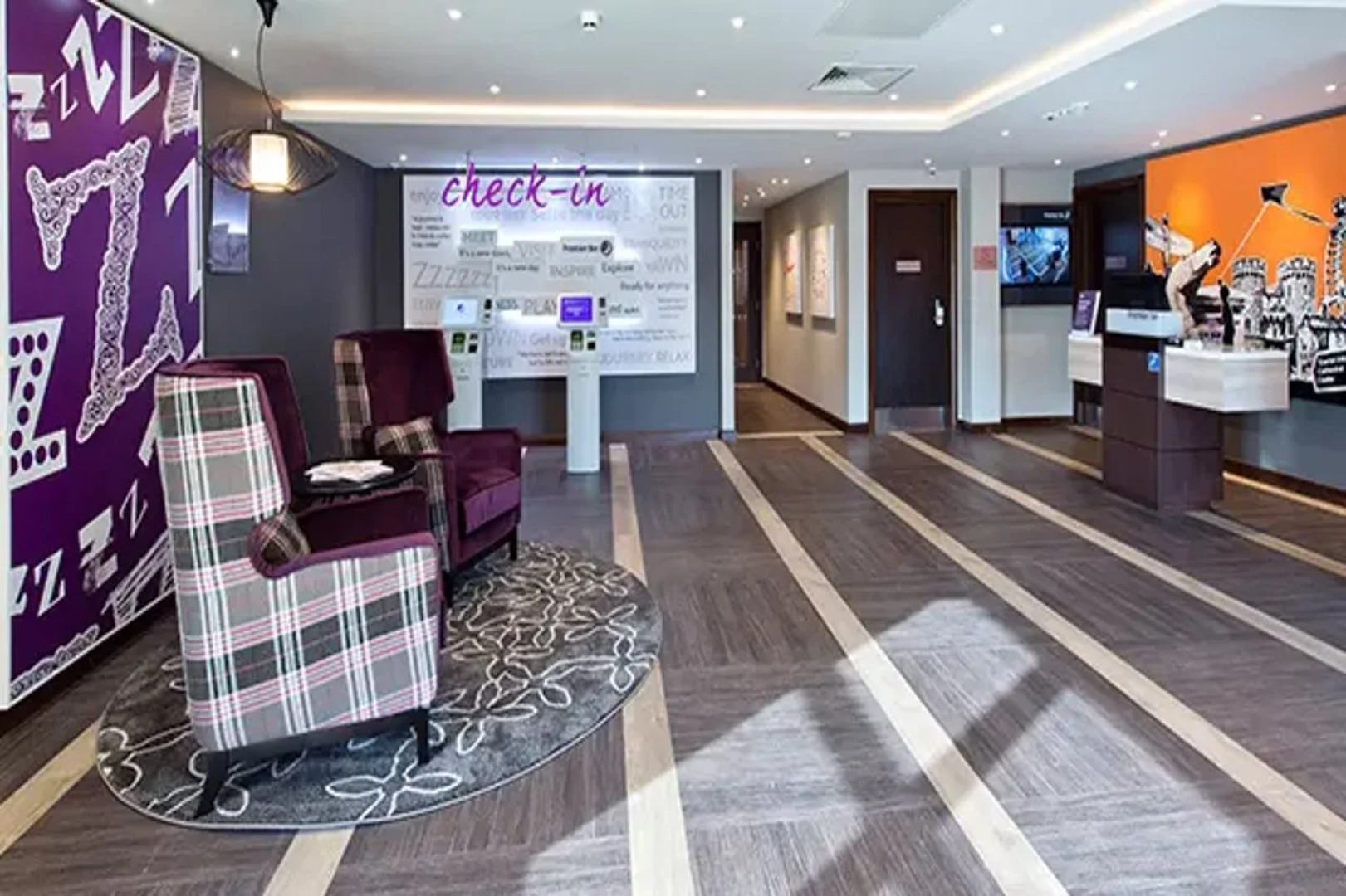 Premier Inn West Bromwich Town Centre - New Square