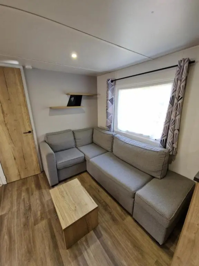 Bungalow neuf 3 chambres avec piscines partagées dans un camping-club vacances haut de gamme