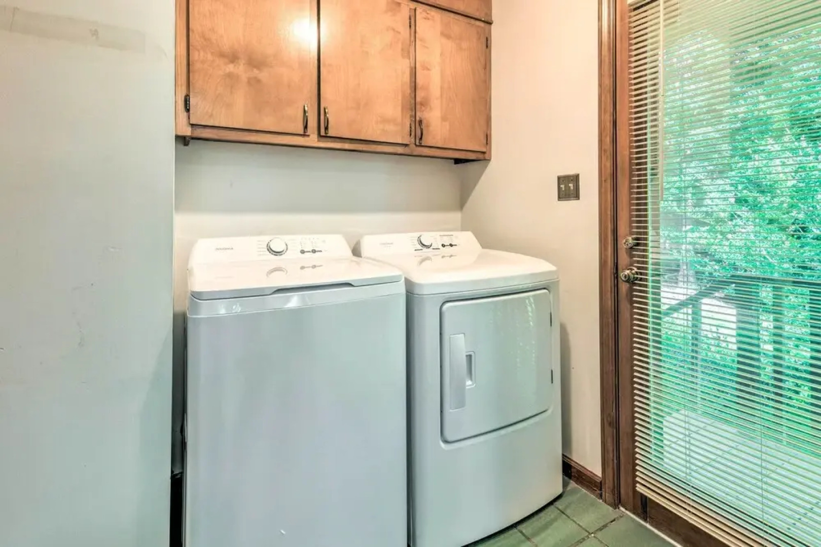 Quaint Lake Norman Home w/ Boat Dock + Grill!