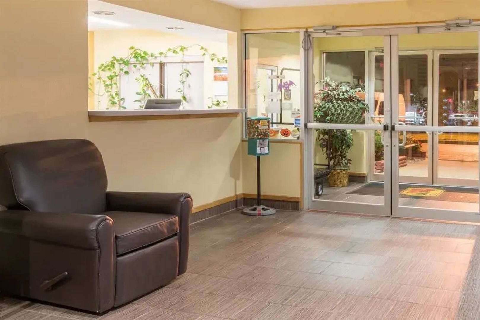 Super 8 By Wyndham Medina