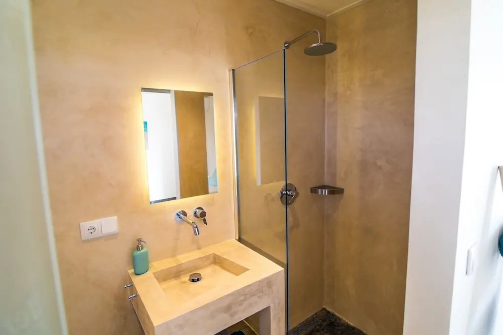 BEACHES ocean view apartments