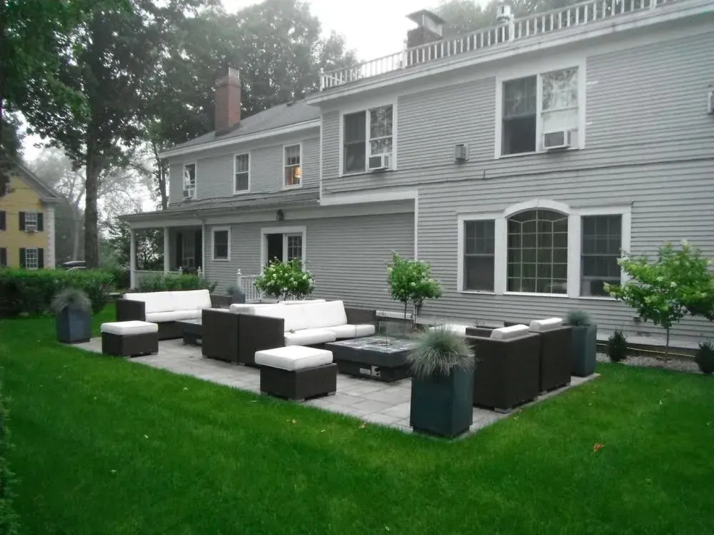 Captain Fairfield Inn