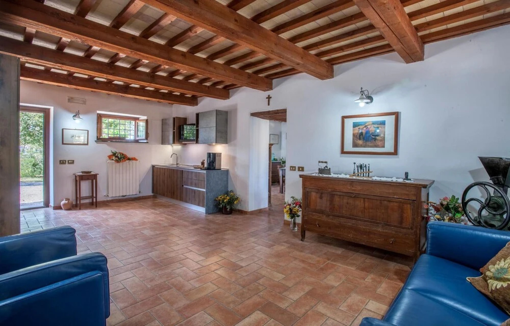 Awesome Home in Tolentino With 6 Bedrooms, Wifi and Outdoor Swimming Pool