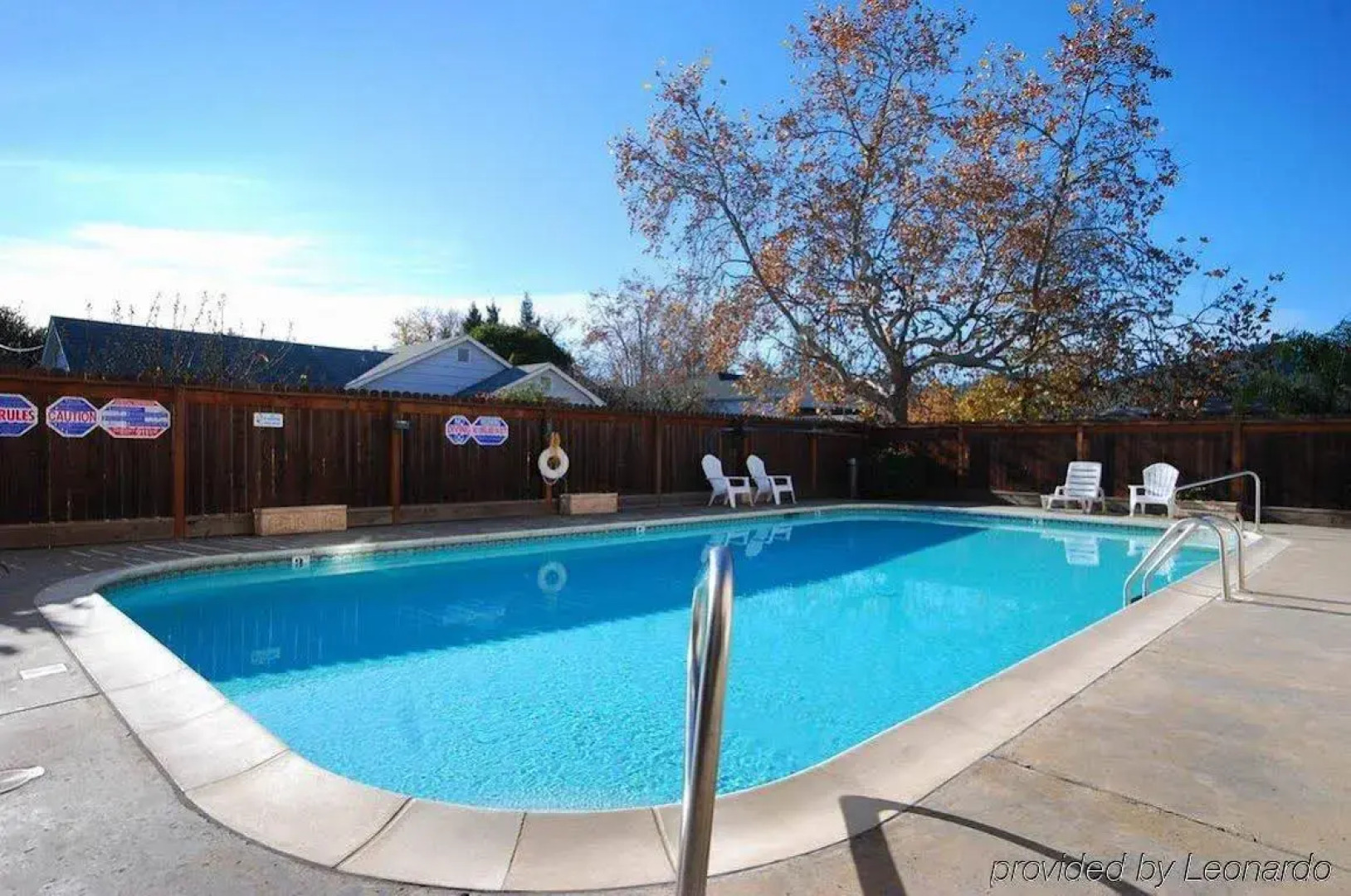 Cloverdale Wine Country Inn & Suites