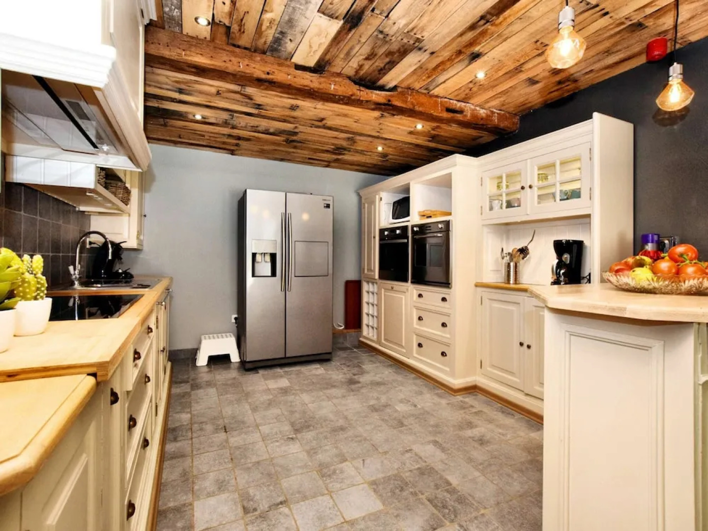 Magnificent Holiday Home in Baronville With Heated Pool & Billiards