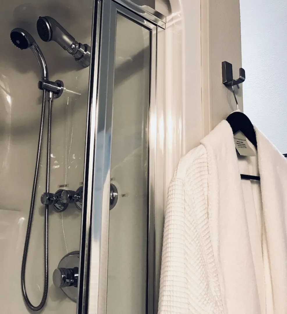 Pinemark Inn & Suites