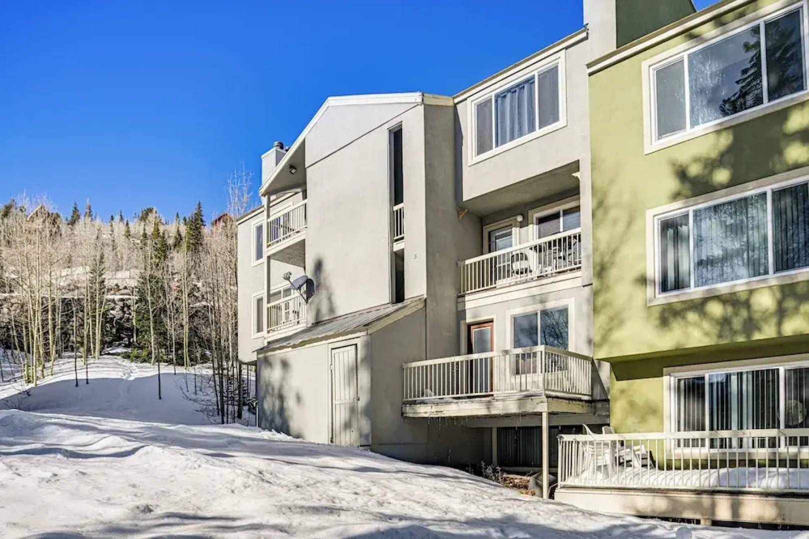 Walk to Giant Steps: Mtn Retreat w/ Hot Tub Access