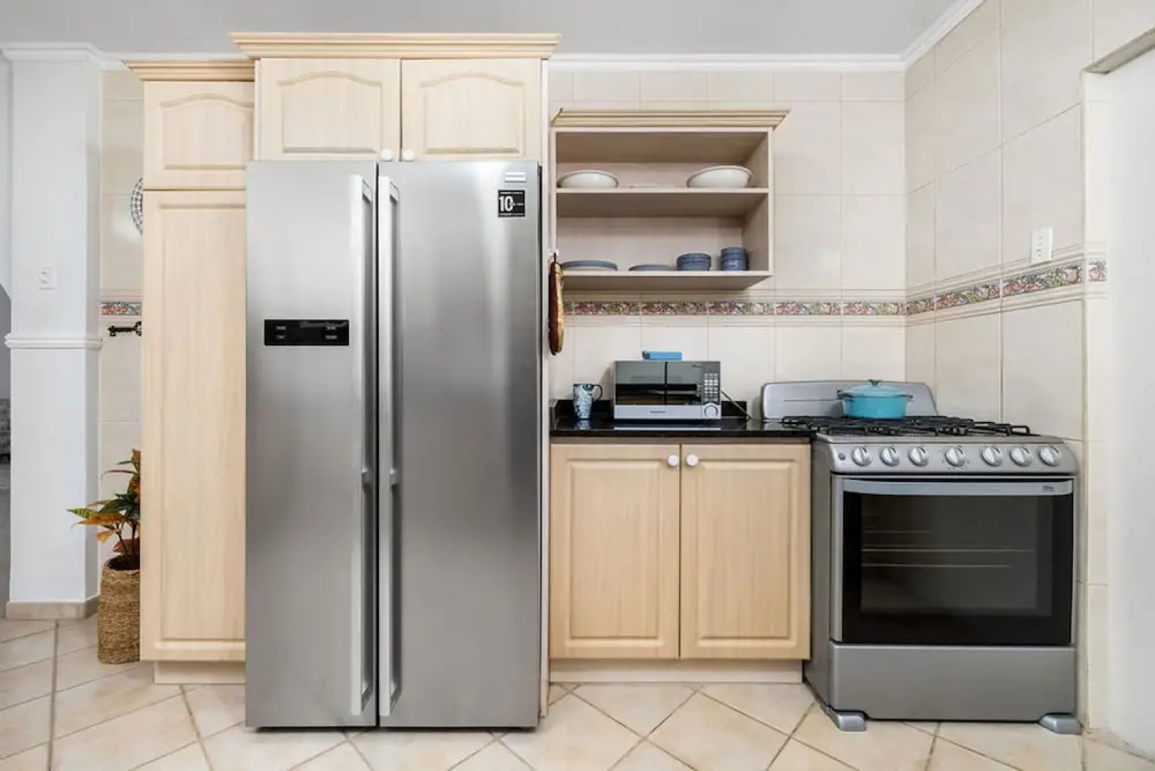 Remodeled 3br2ba Cozy Central Private Pool