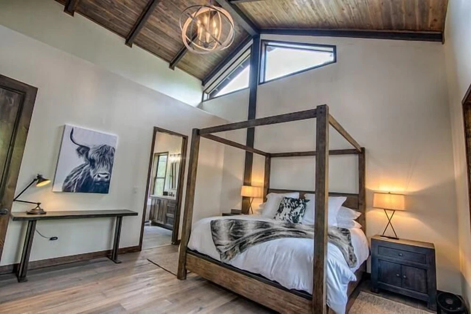 At Whispering Pines 4 Bedroom Home by RedAwning