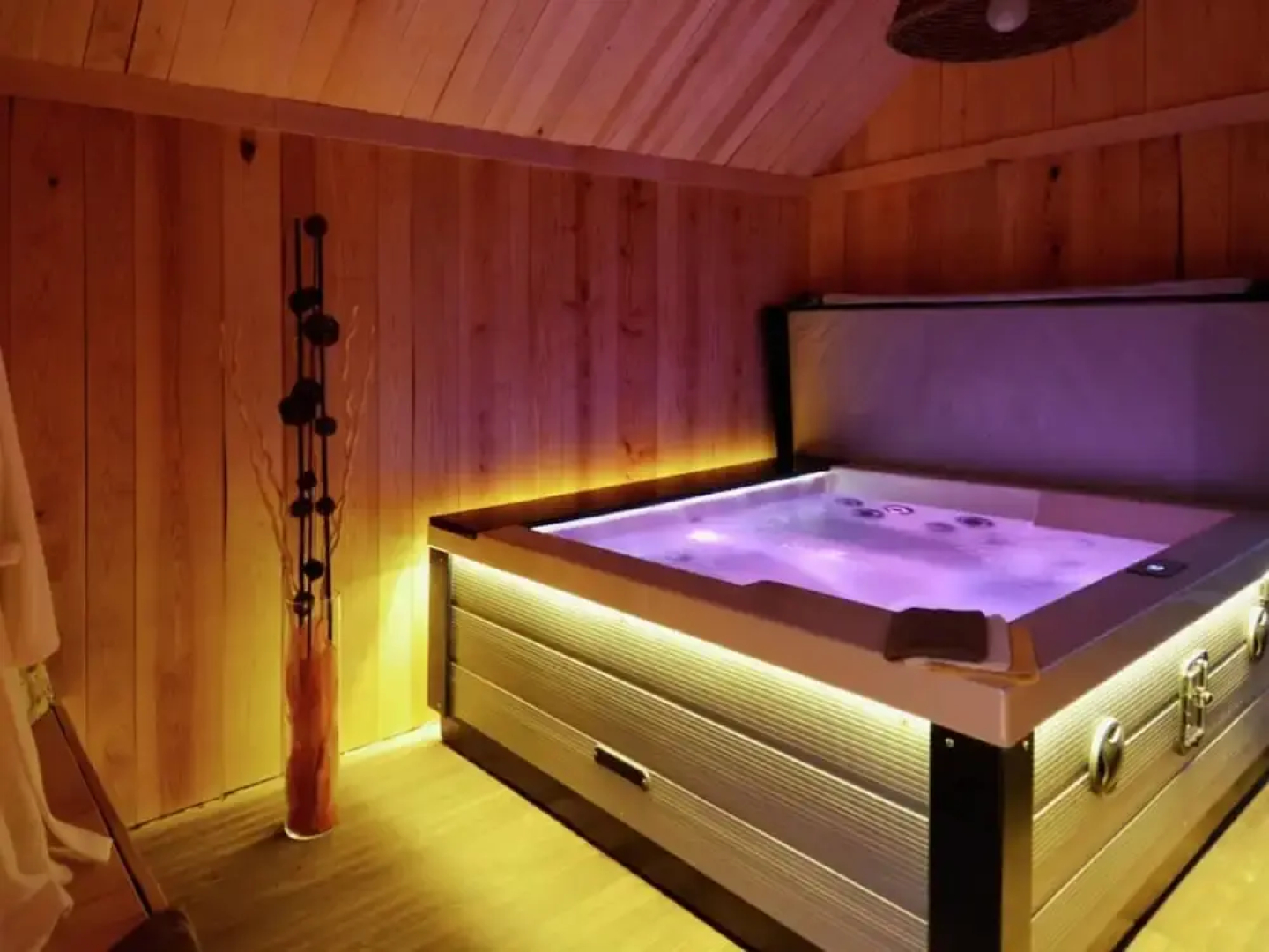 Luxury House with Indoor Pool, Sauna, Hot Tub