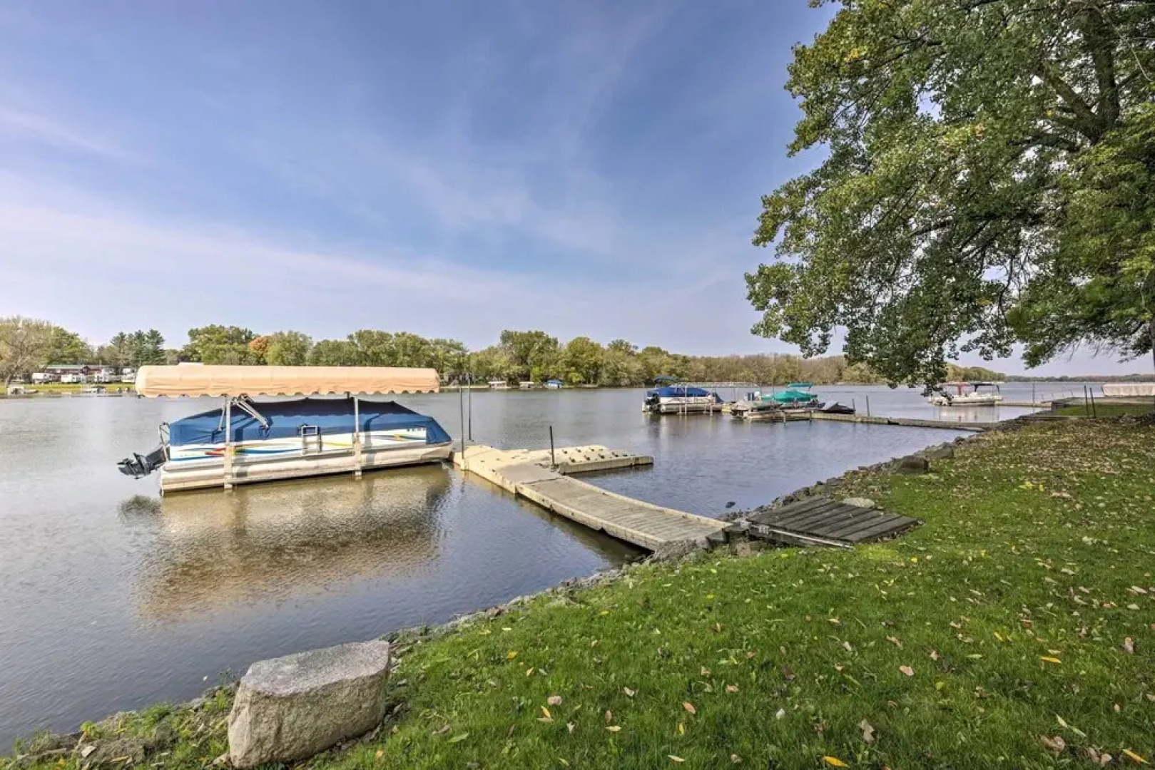 Rock River Waterfront Cabin: Dock & Game Room!