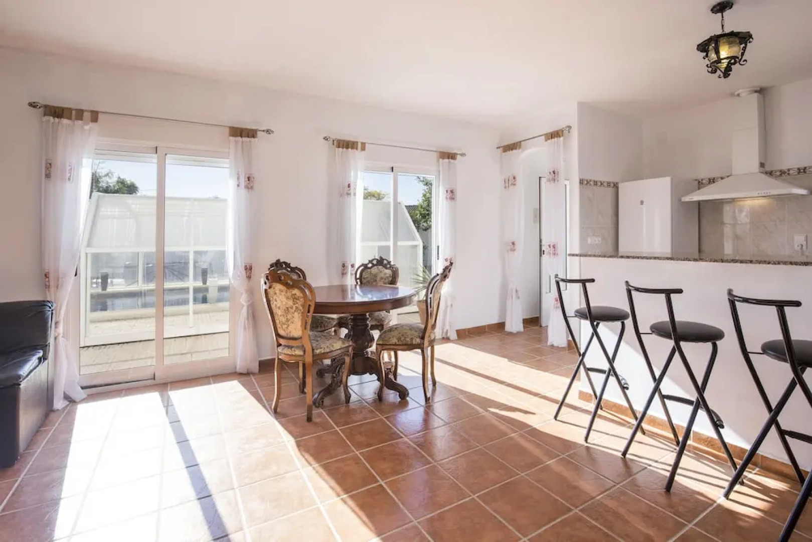 Remarkable 5-bed Villa in Fortuna