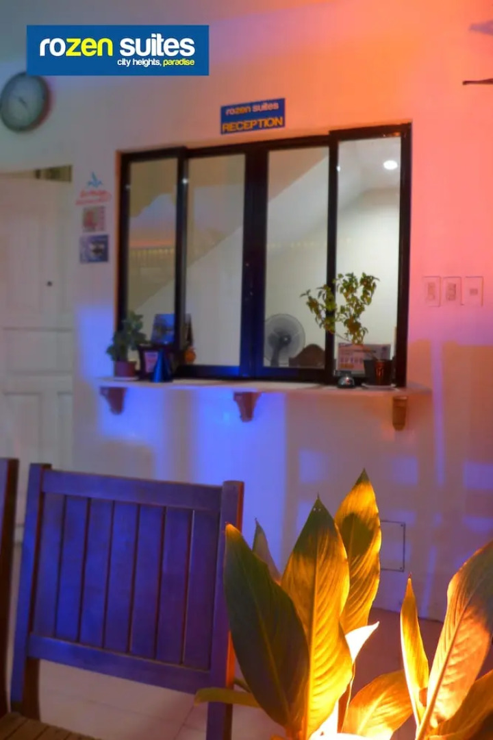 Rozen Suites Paradise