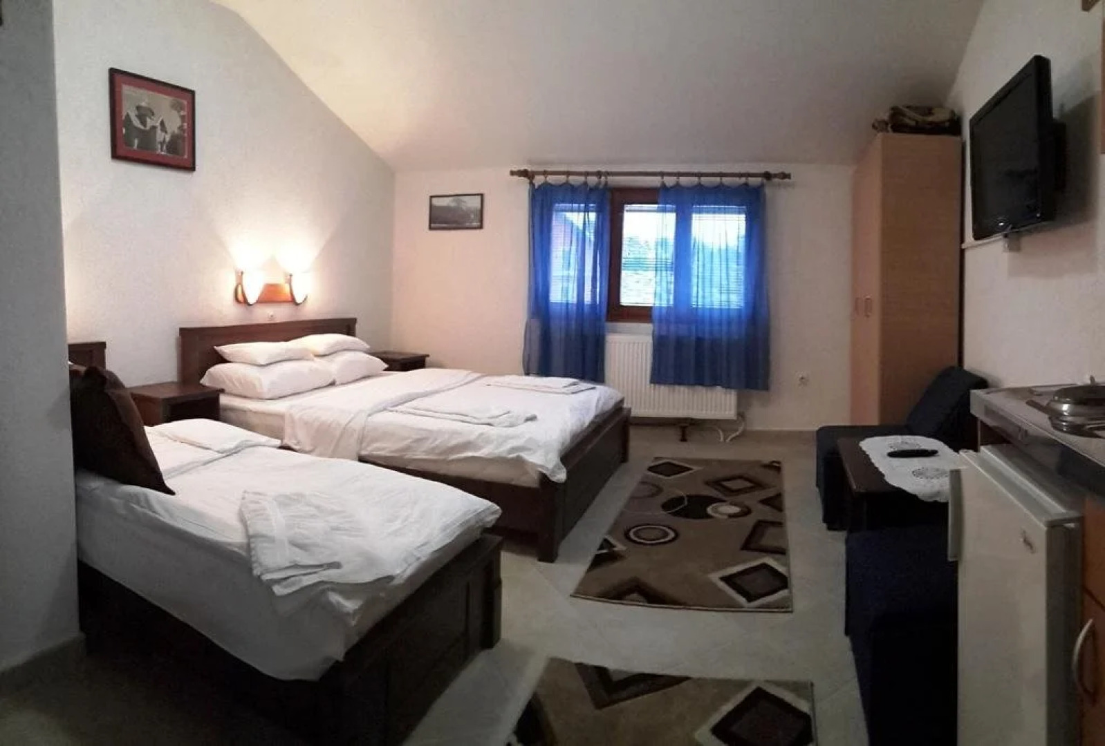 Отель Zlatni Bor