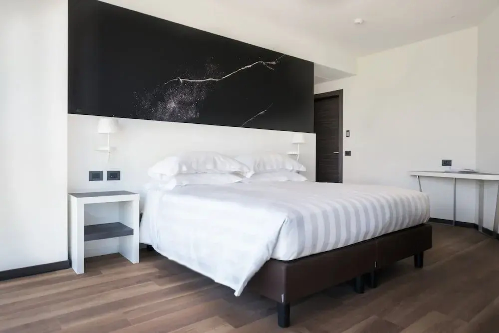 Life Hotel