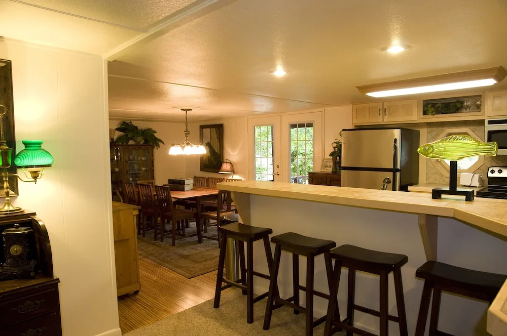 Lake side three bedroom, two bath house on Lake Ouachita with private hot tub. by RedAwning