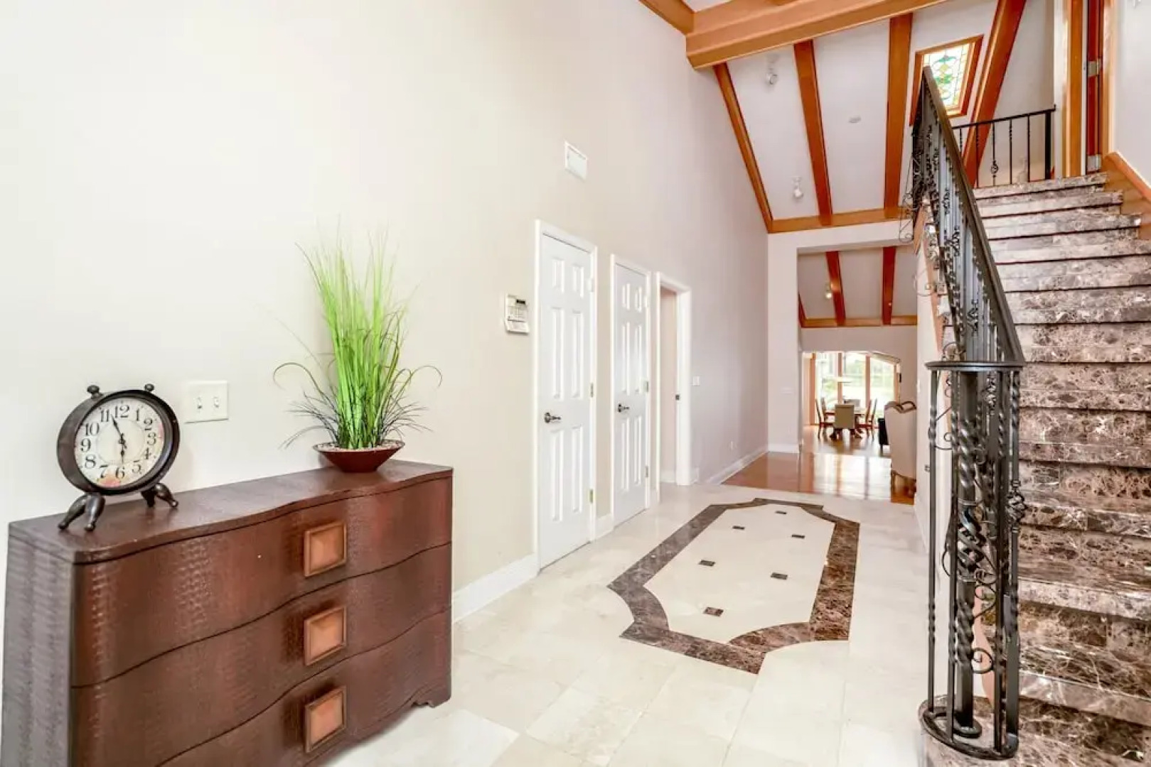 Ultimate 6 Bedroom 5 Bathroom On Bay Hill