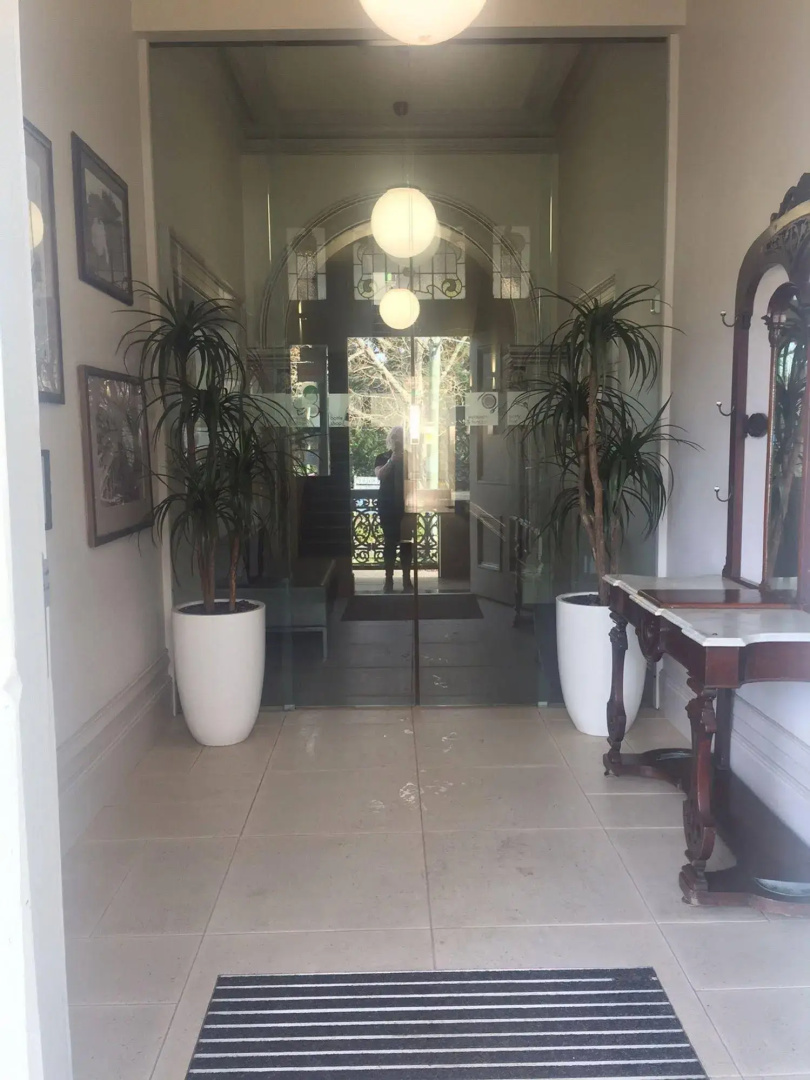 Deloraine Hotel