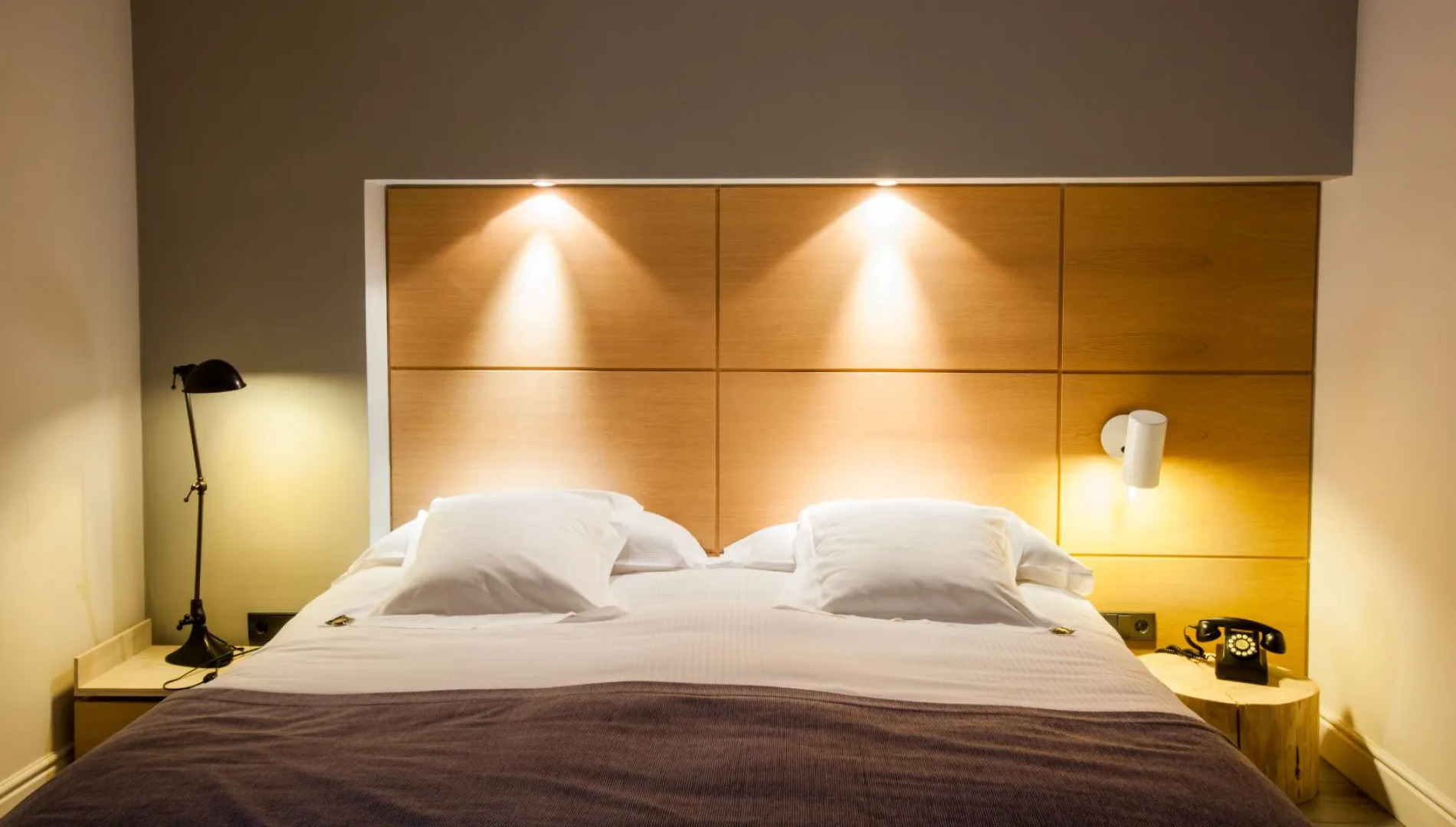 Отель Barcelona Catedral