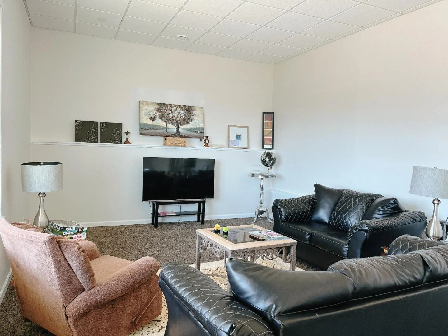 Peaceful and Spacious Lake View