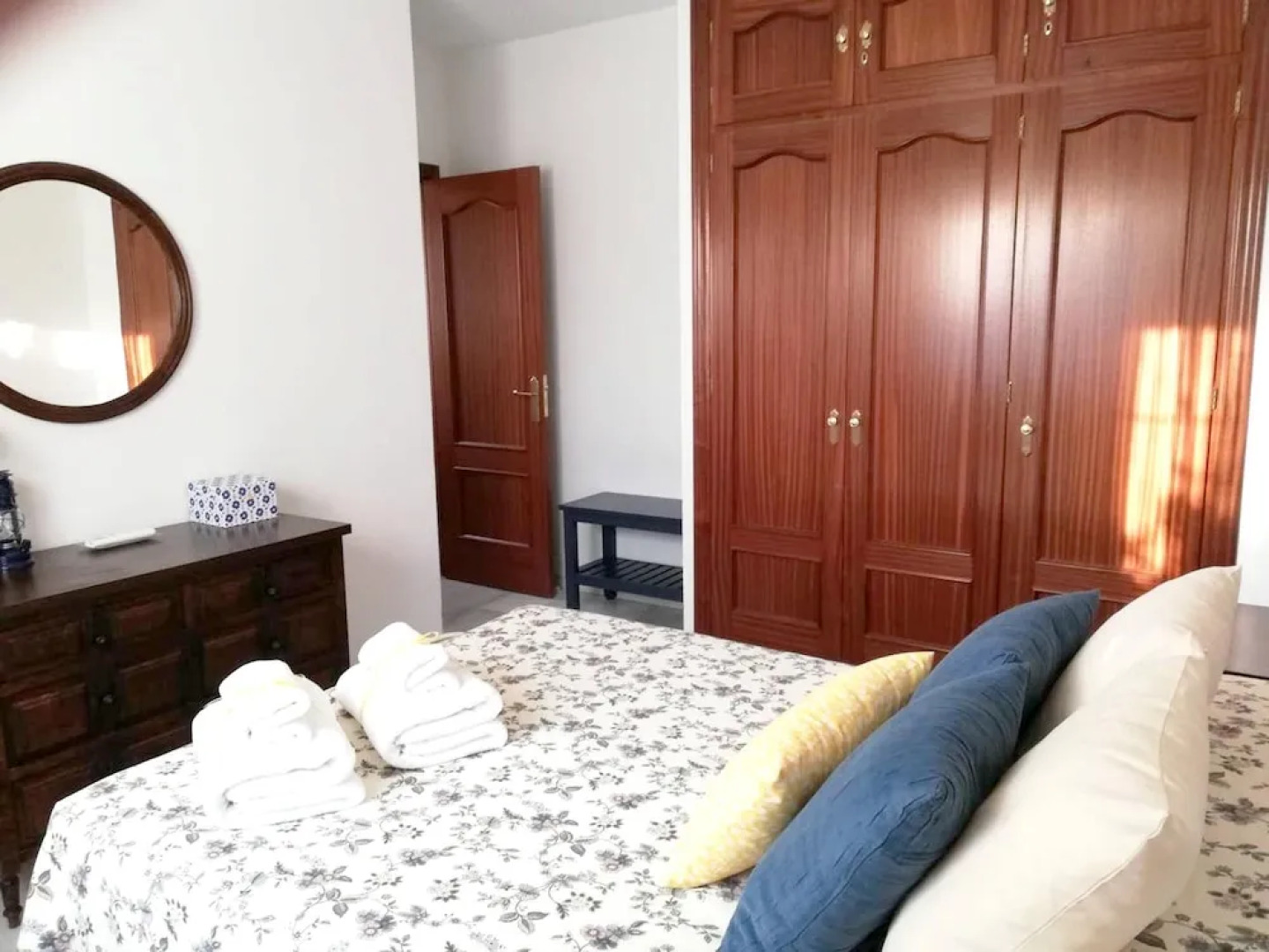 Villa With 5 Bedrooms in Istán, With Wonderful Lake View, Private Pool, Enclosed Garden - 15 km From the Beach