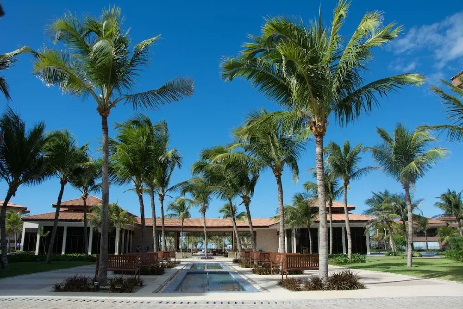 ML103 Luxuoso apartamento de 3 suítes no Mandara Lanai