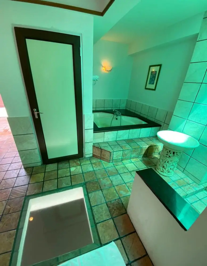 CMK and Private Water Chalet