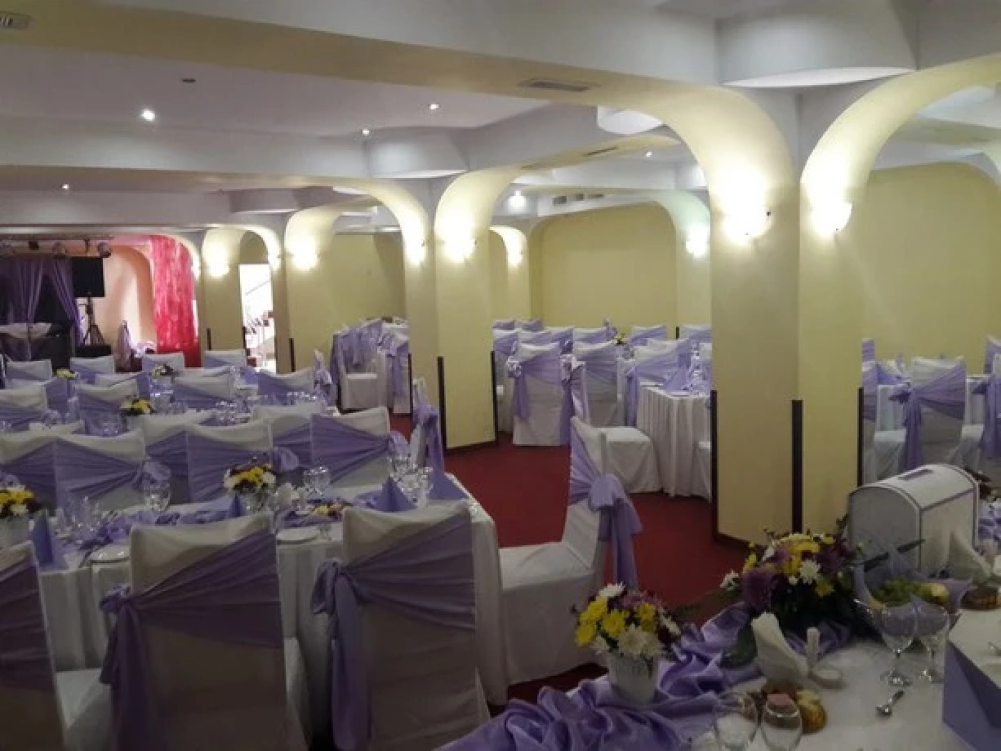 Ambasador Hotel & Restaurant