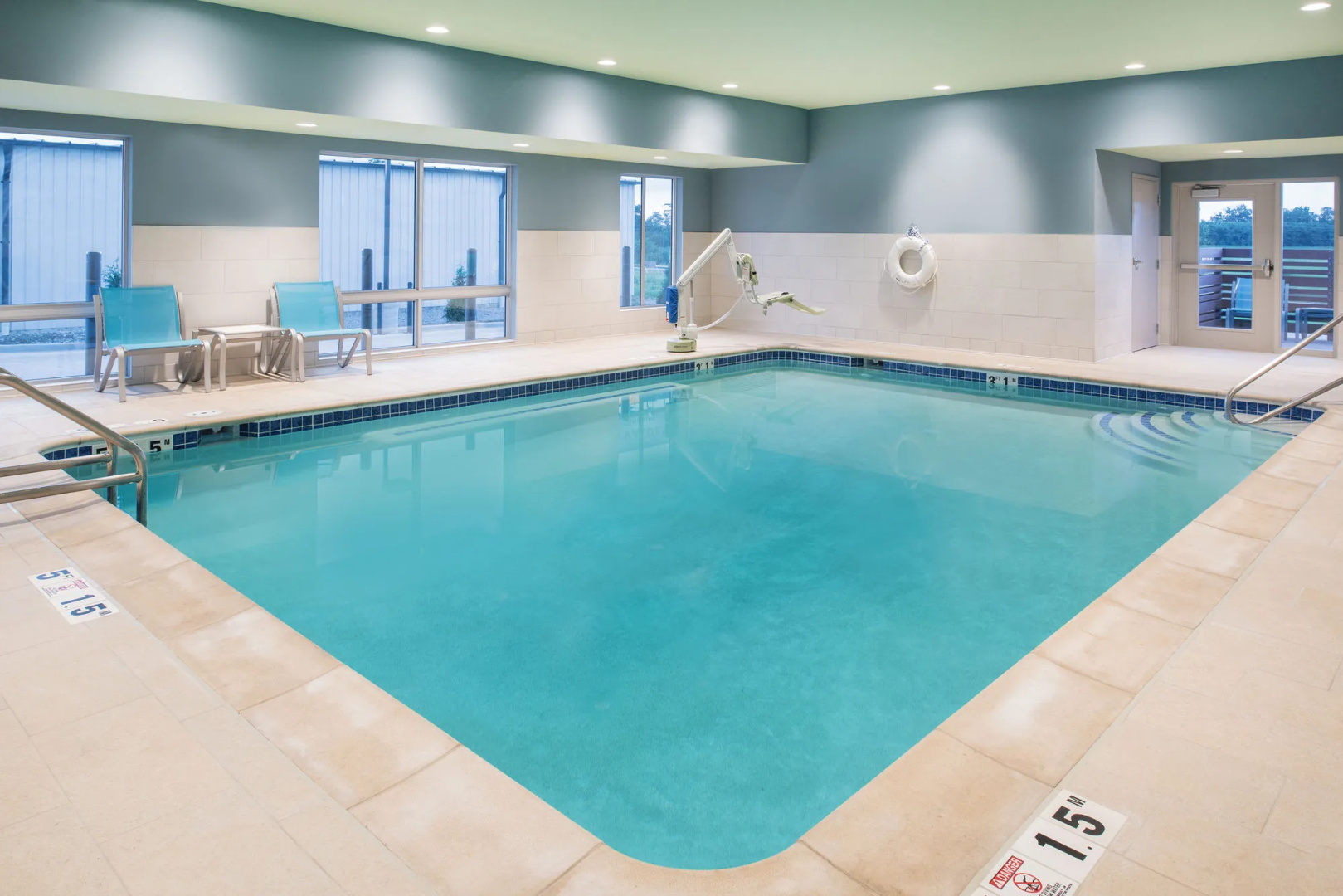 Holiday Inn Express & Suites Kingdom City by IHG