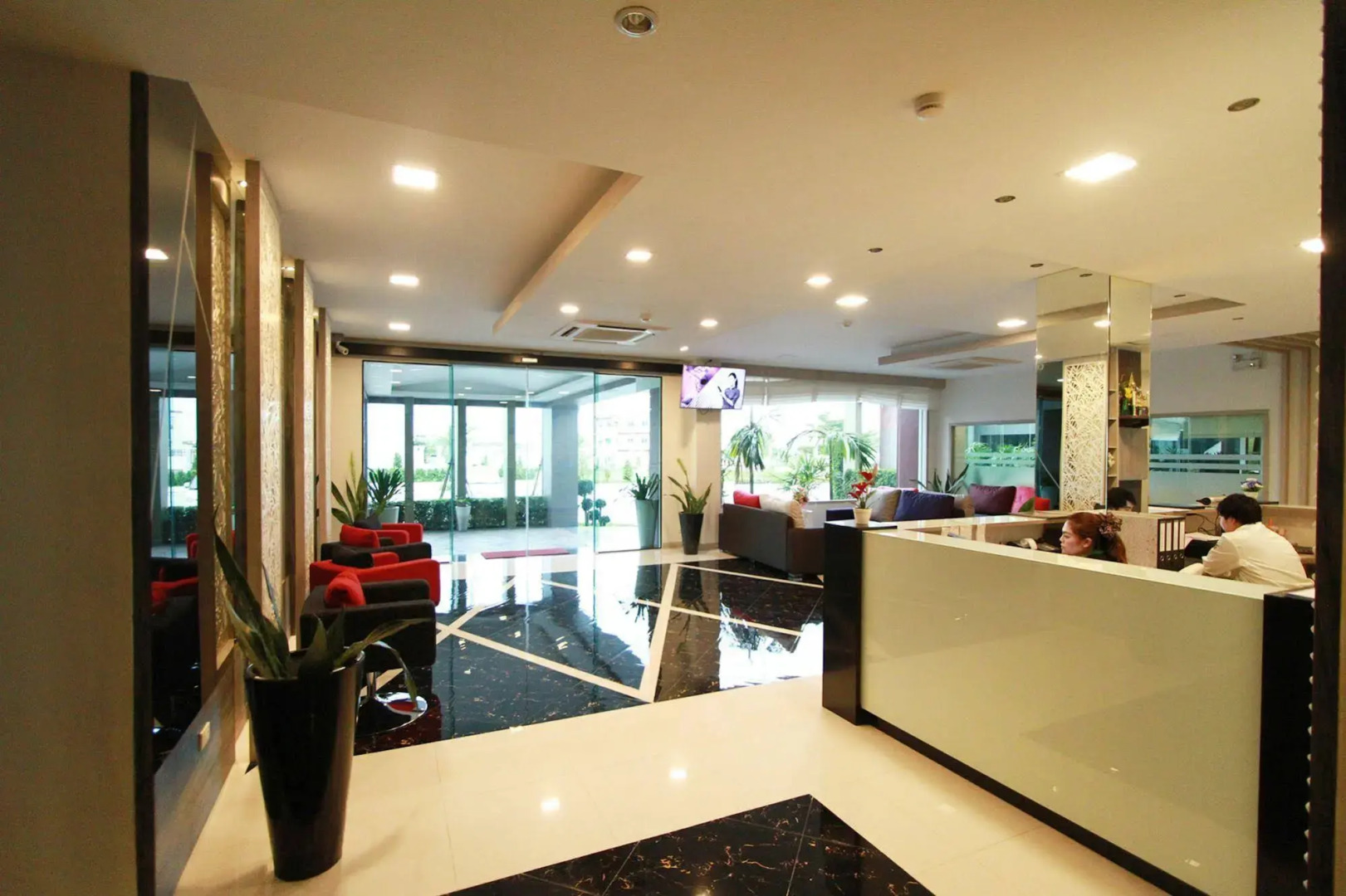 The Contrast i Hotel