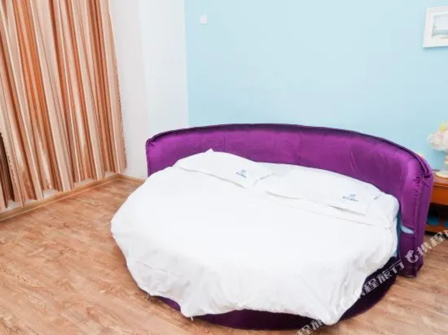 Ouber Theme Hotel (Zibo Crystal Street Shandong University of Technology)