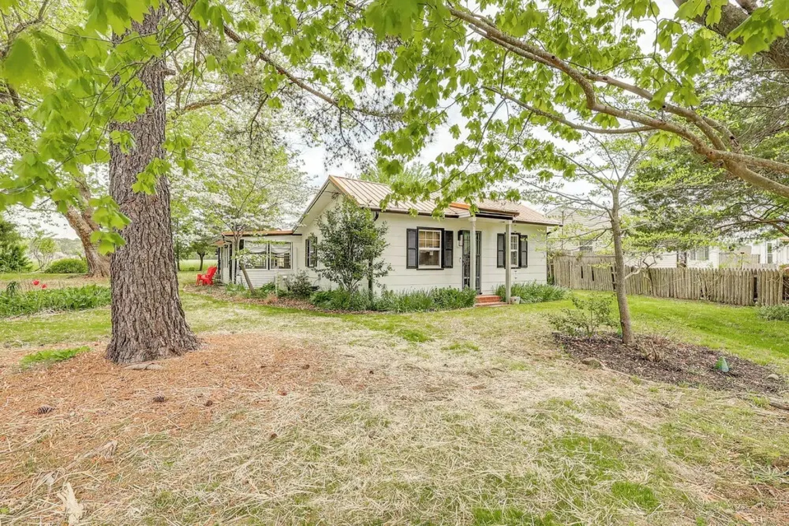 Peaceful Countryside Home ~ 6 Mi to Lewes Beach!