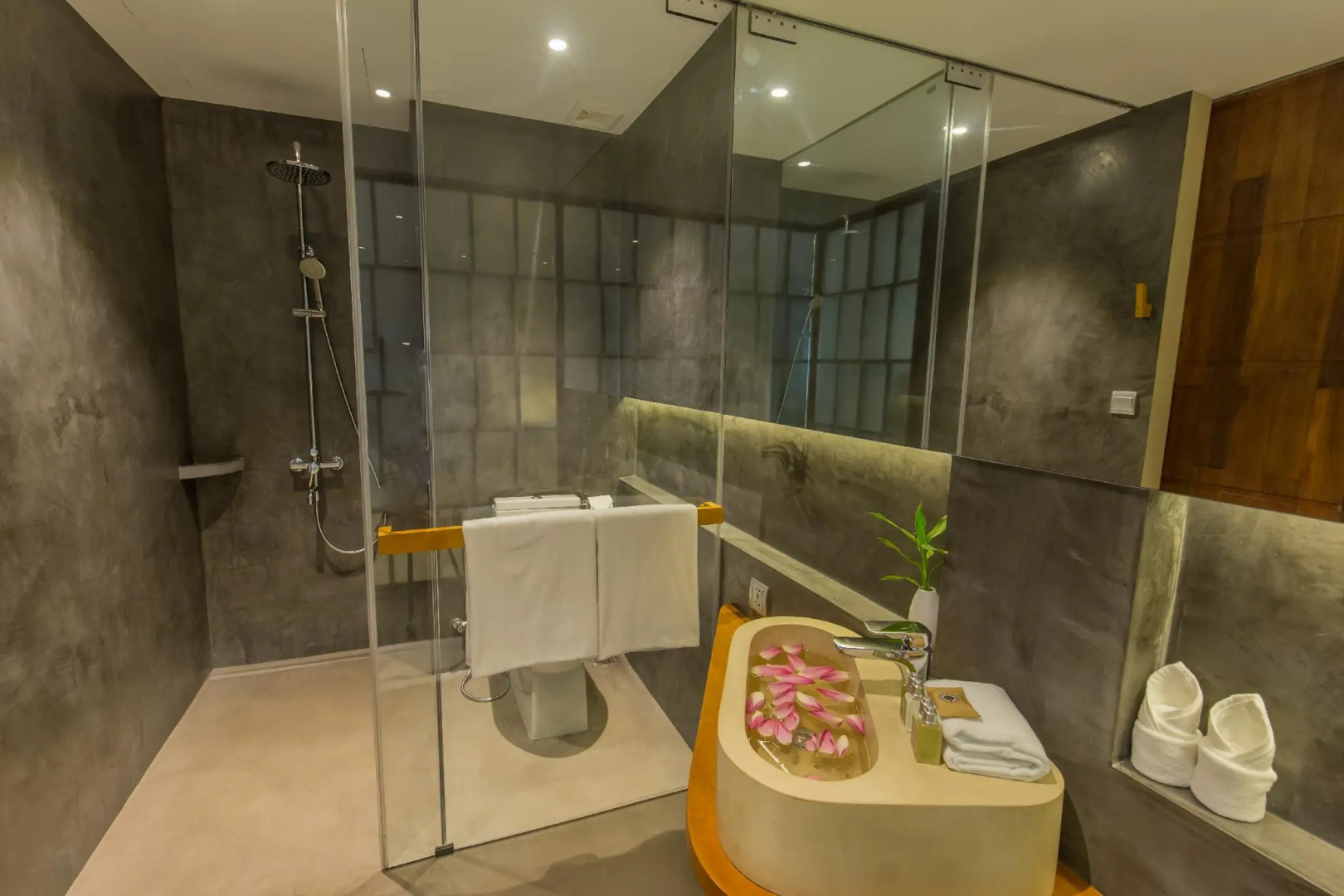 Sakmut Hotel and Spa