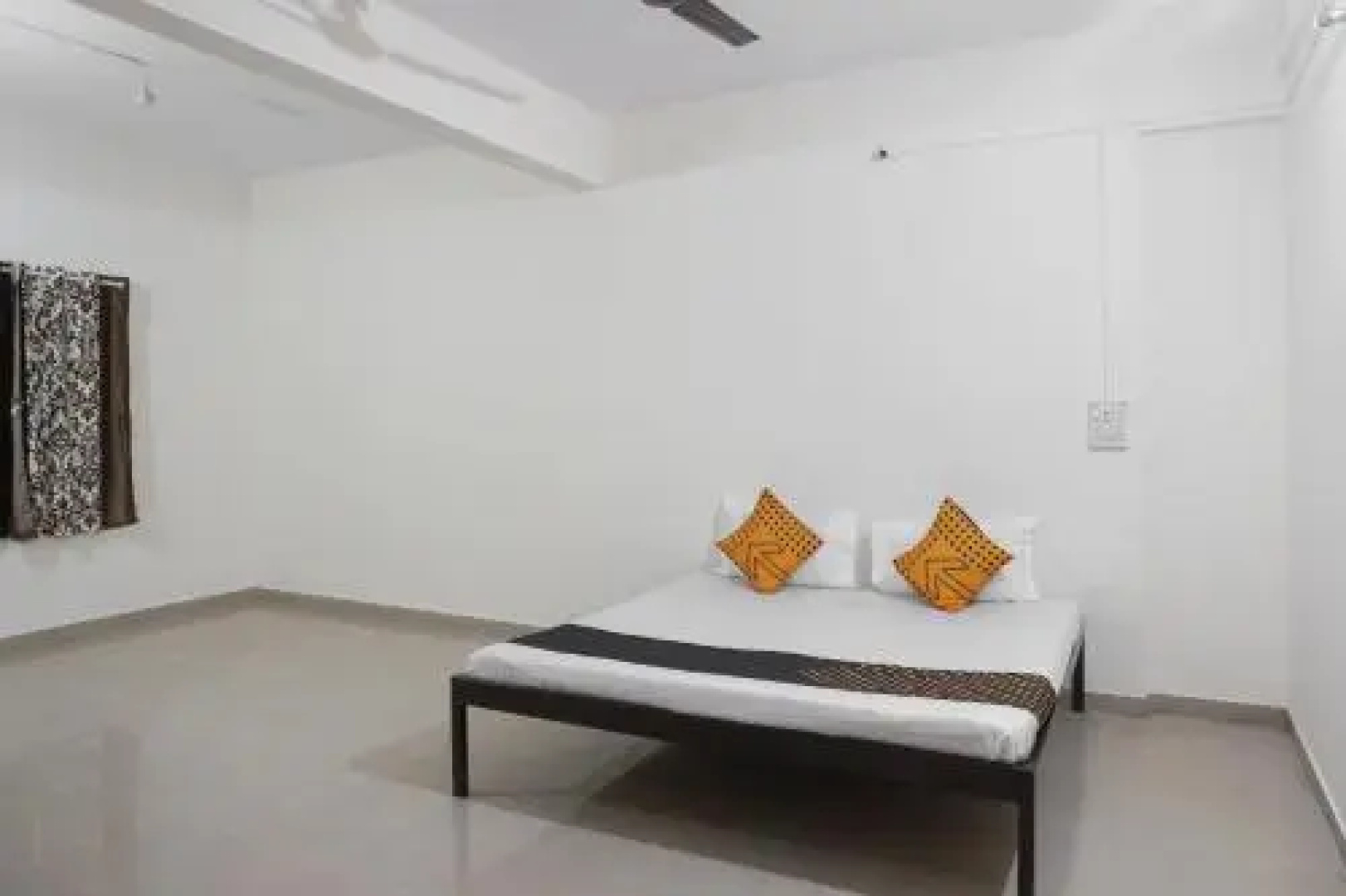 SPOT ON 63971 Hotel Atithi