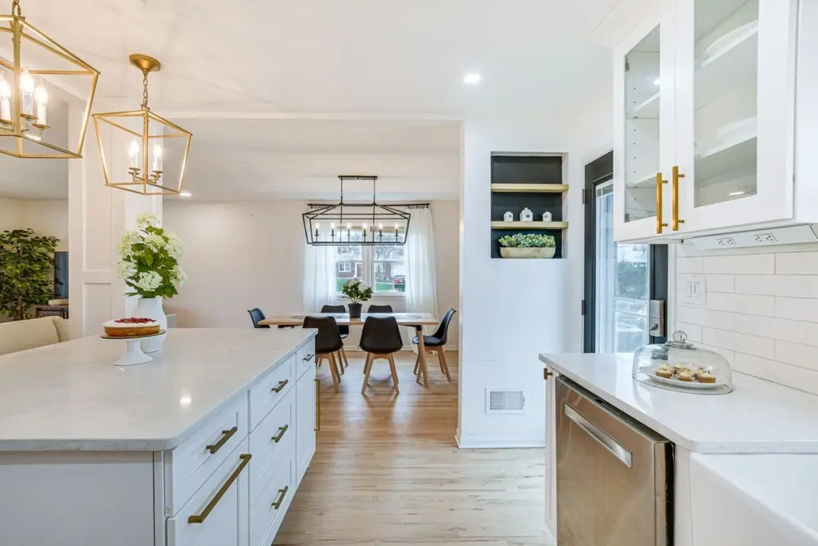 Family-friendly Villa Park Home: 16 Mi to Chicago!, Villa Park
