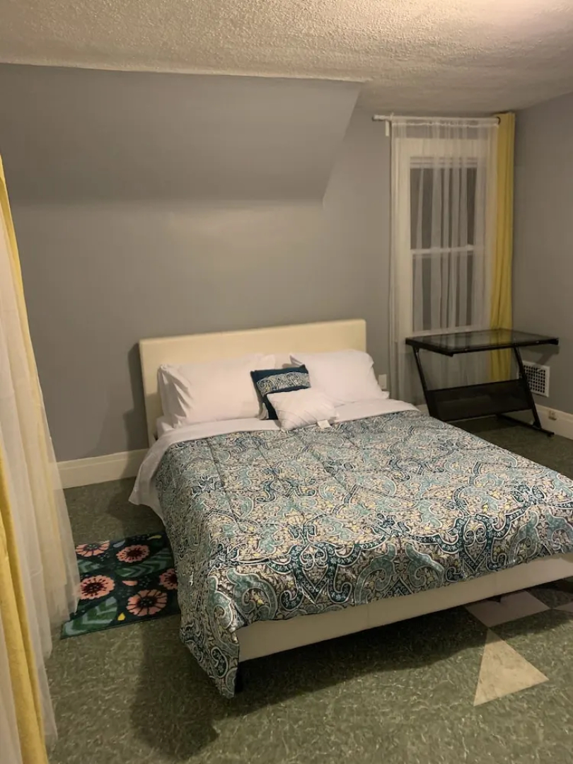 Pontiac Guest House