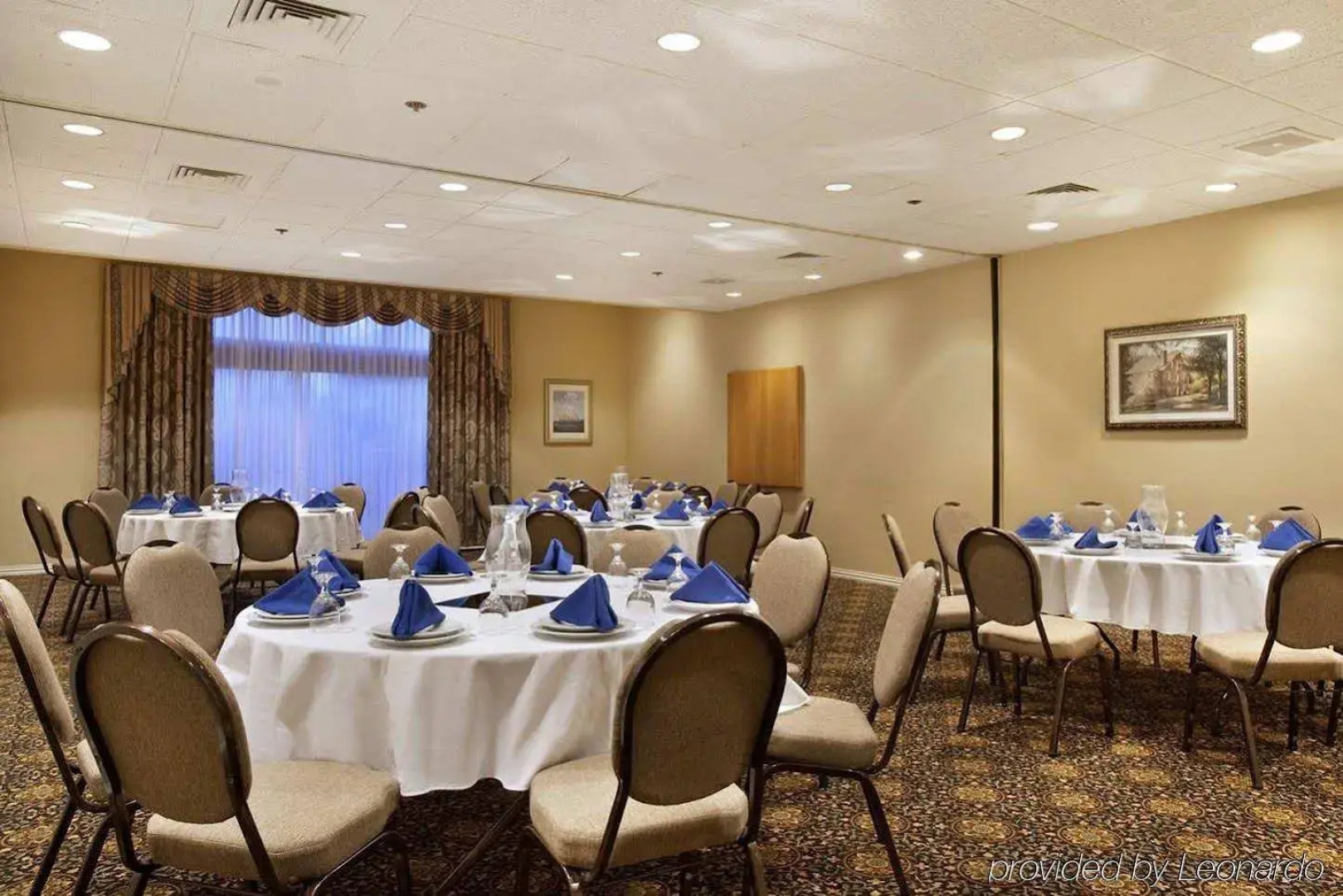 DoubleTree by Hilton Hartford - Bradley Airport