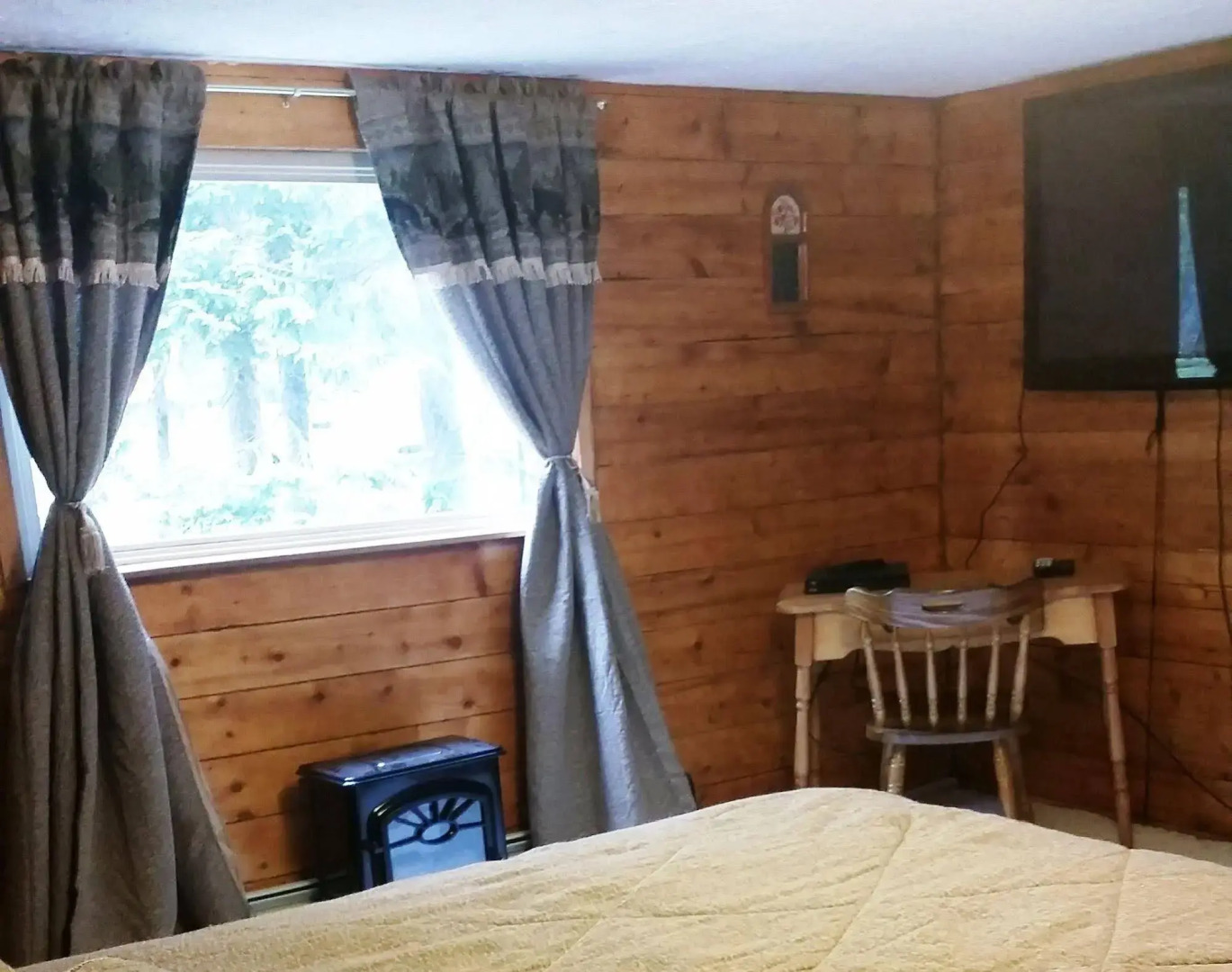 9th Wave Bed and Breakfast