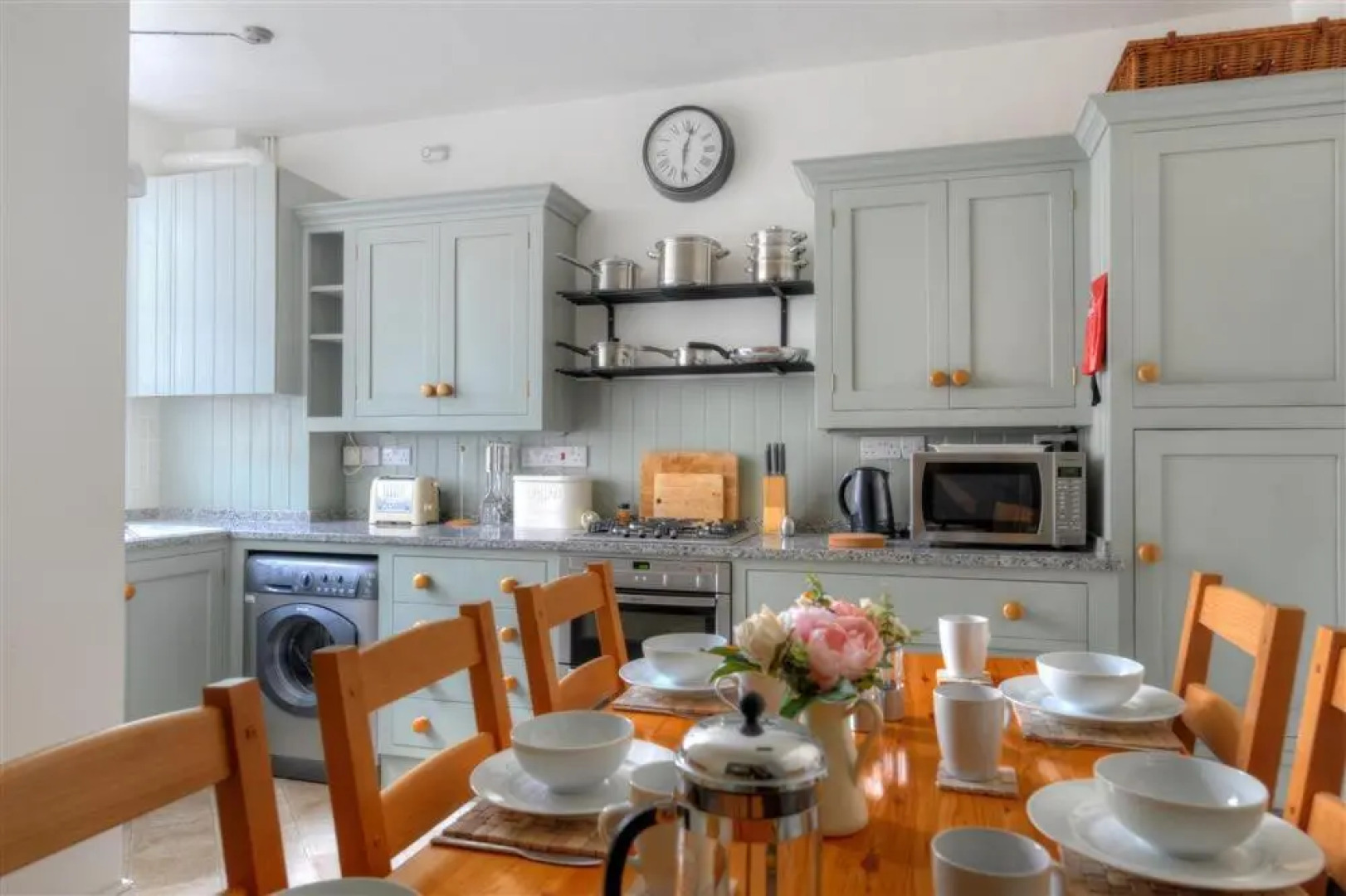 Apt 3, 20 Broad Street