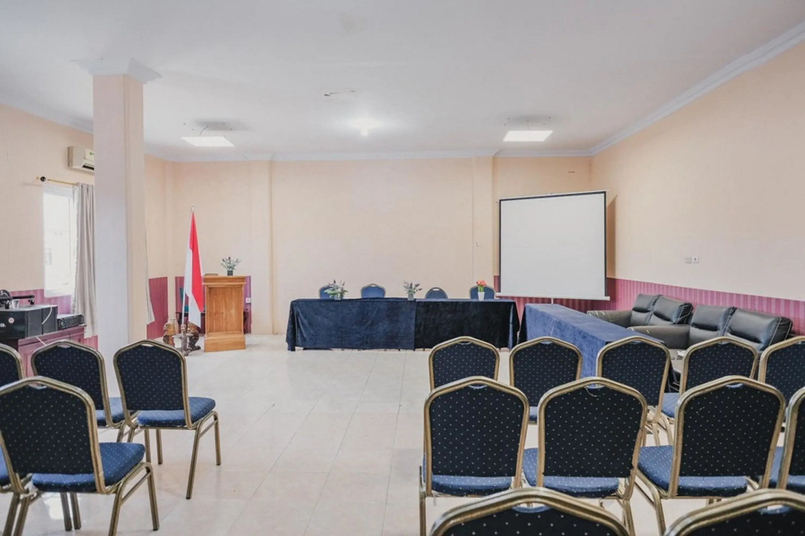 RedDoorz Syariah near Suzuya Mall Banda Aceh