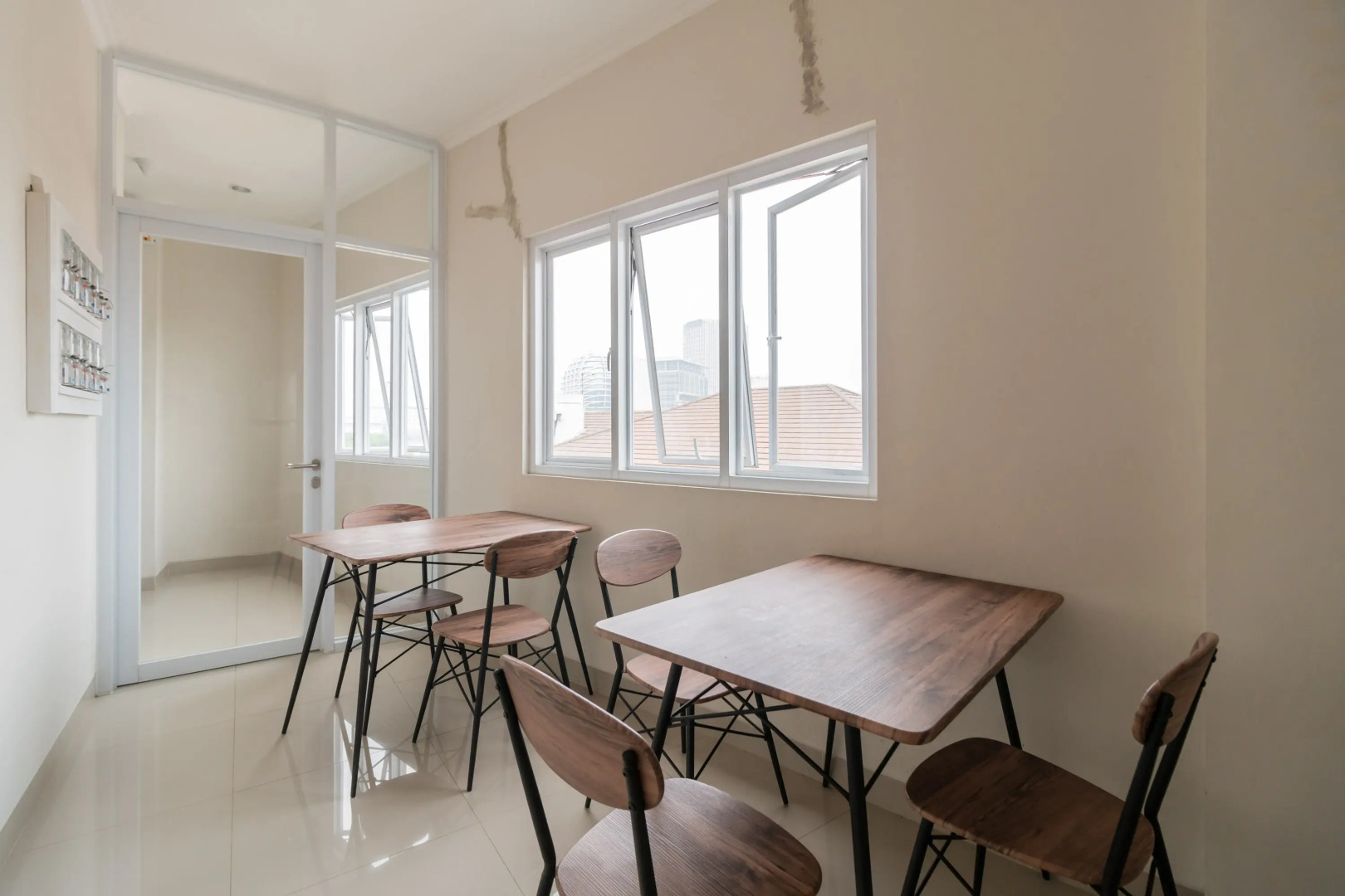 Urbanview Hotel Syariah DJ Gading Serpong