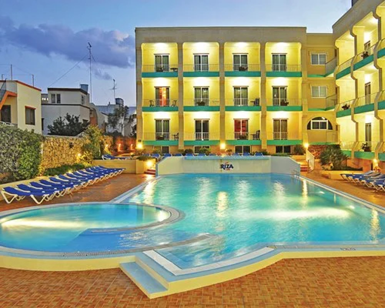 Club Riza, Qawra, Malta