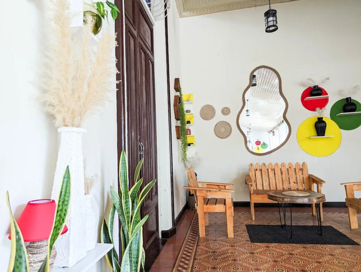 Del Tingo Al Tango Hostal