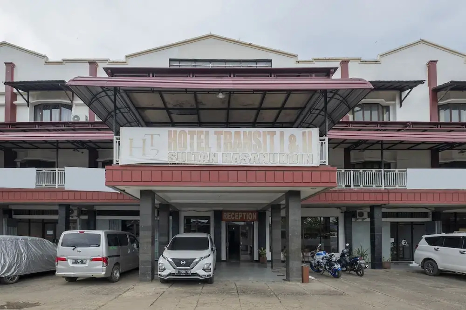 OYO 2704 Hotel Transit 2